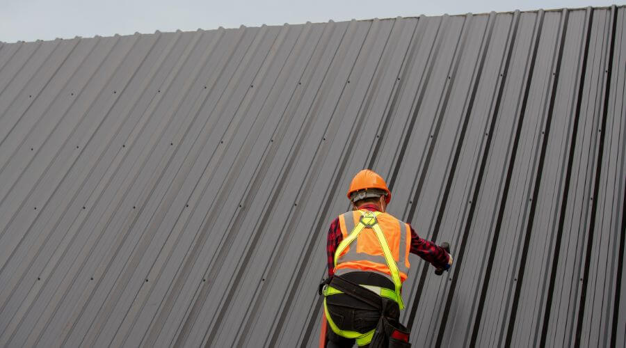 Expert Emergency Roof Repairs services in Fall Creek, WI
